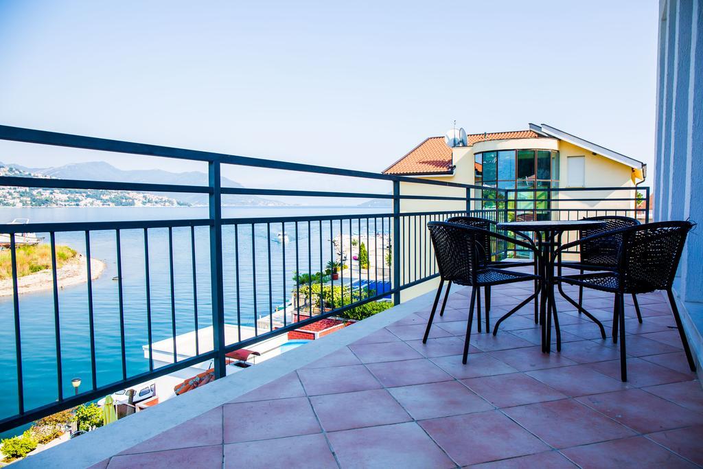 Apartments Riverside Herceg Novi Exterior photo