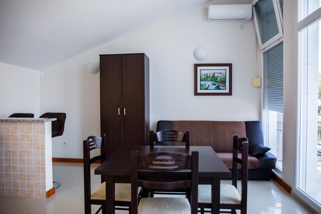 Apartments Riverside Herceg Novi Exterior photo