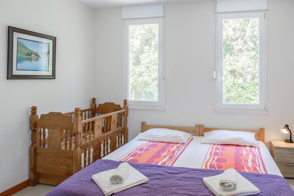 Apartments Riverside Herceg Novi Exterior photo