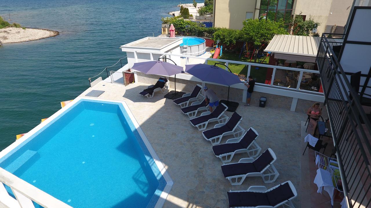 Apartments Riverside Herceg Novi Exterior photo
